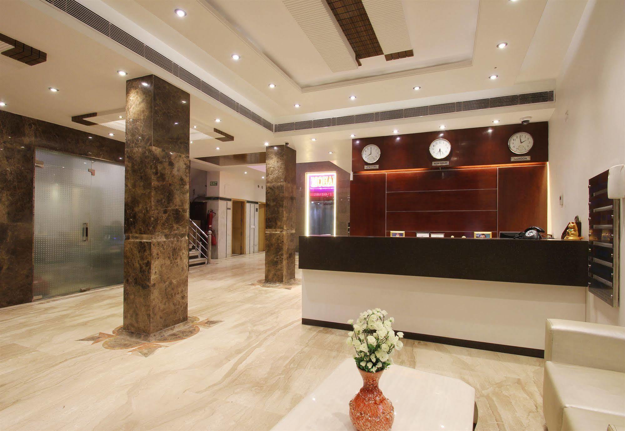 Hotel Mohan International New Delhi Exterior photo